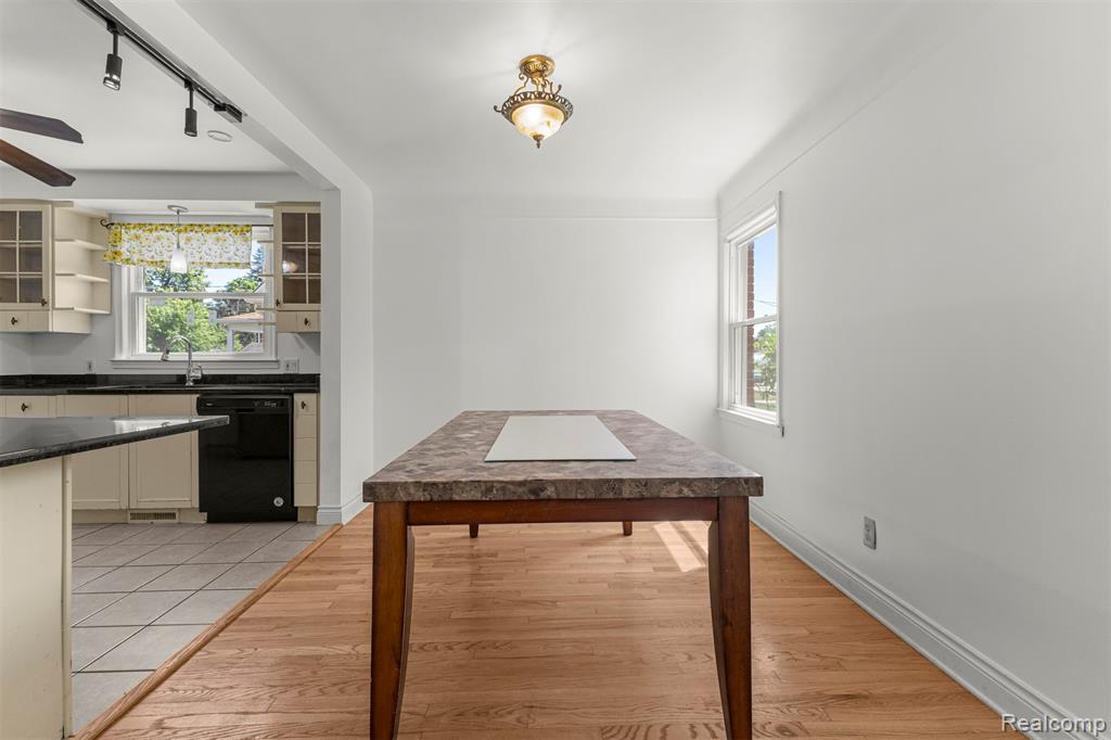 450 N Denwood Street, Dearborn, MI 48128 — Photo 7