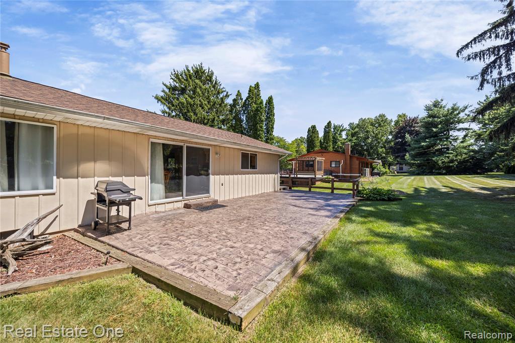 7400 Biscayne Avenue, White Lake, MI 48383 — Photo 33