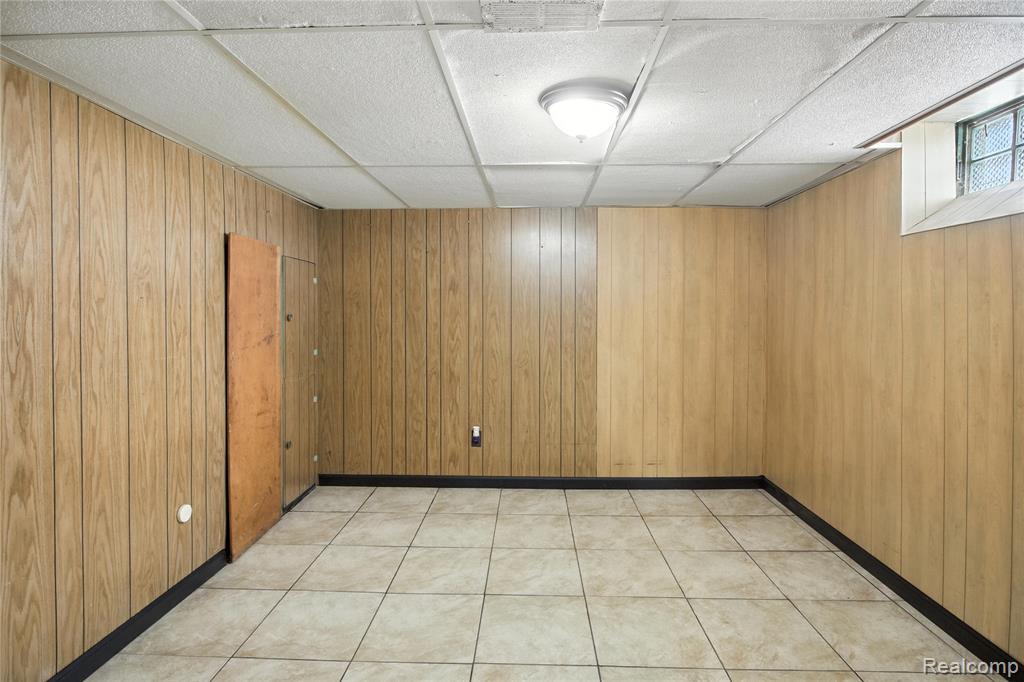 65 Martin Luther King Jr Boulevard N, Pontiac, MI 48342 — Photo 16
