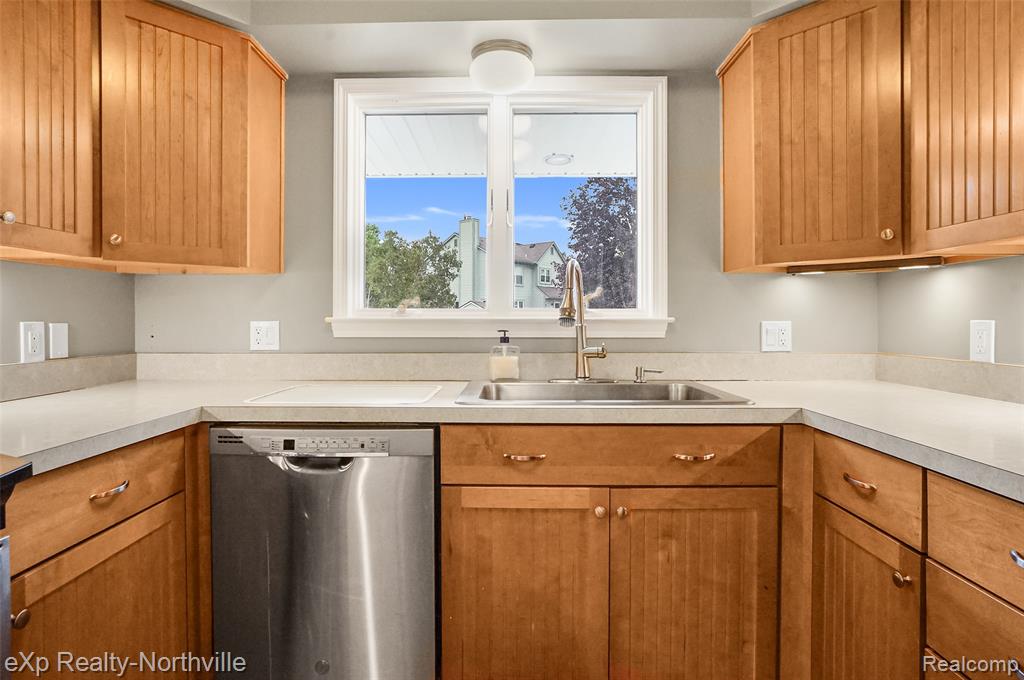 1929 Hopkins Drive, Wixom, MI 48393 — Photo 22