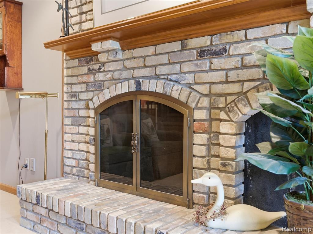 23 Chateaux Du Lac, Fenton, MI 48430 — Photo 32