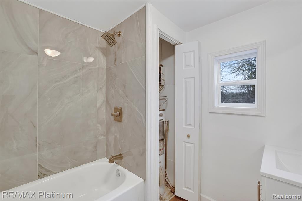 15313 Livermore Road, Pinckney, MI 48169 — Photo 7
