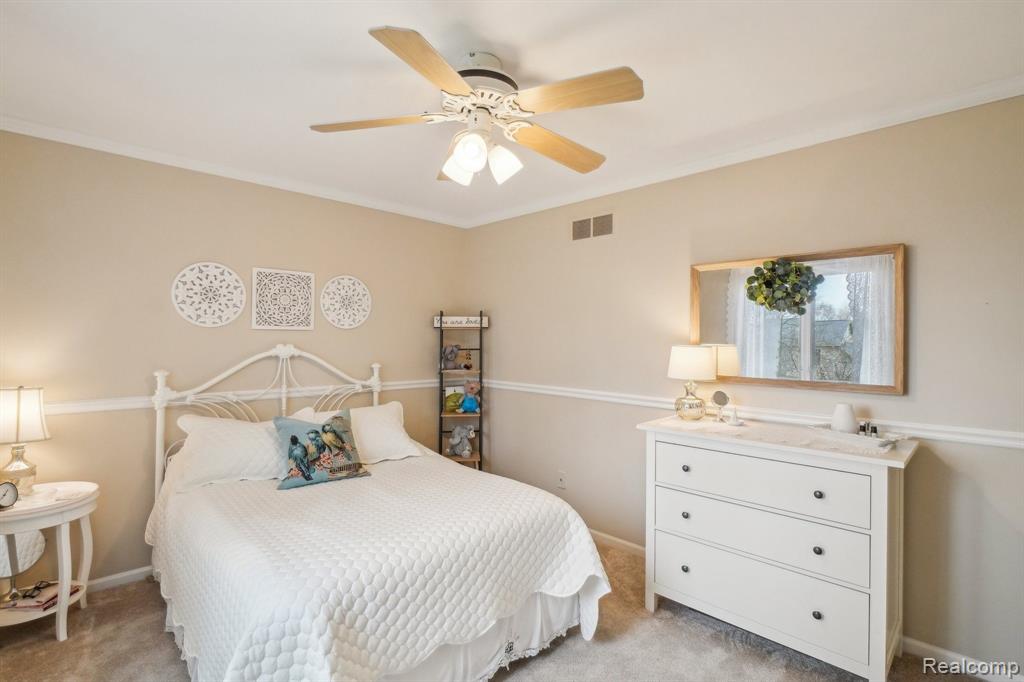 6847 HUBBARD Circle, Clarkston, MI 48348 — Photo 28