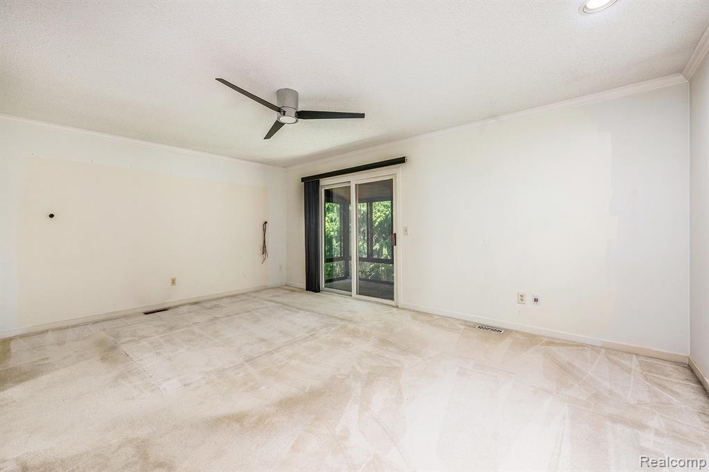 7446 Pepper Creek, West Bloomfield, MI — Photo 18