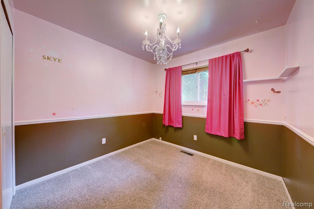 8246 FORREST Drive, Canton, MI 48187 — Photo 18
