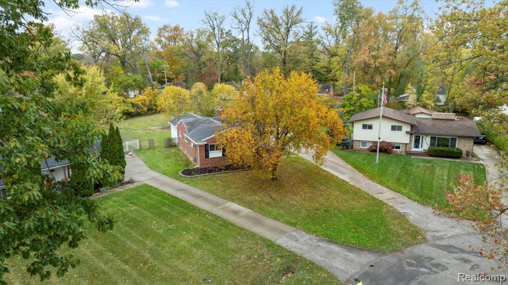 25146 Dallas Drive, Grosse Ile, MI 48138 — Photo 34