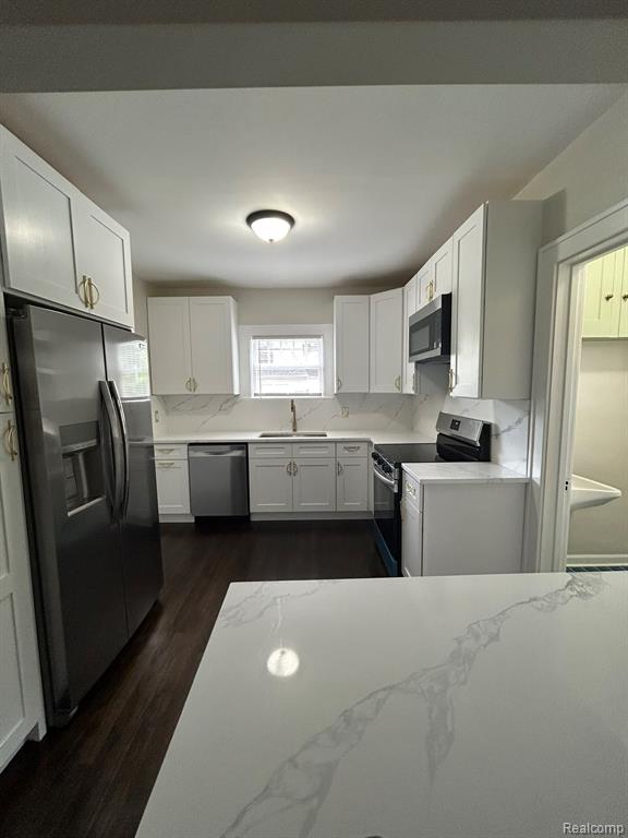 425 W Iroquois Road, Pontiac, MI 48341 — Photo 12