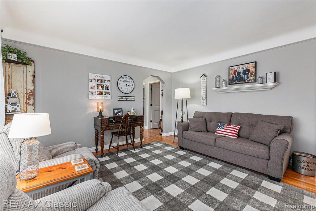 9373 Lathers Street, Livonia, MI 48150 — Photo 3
