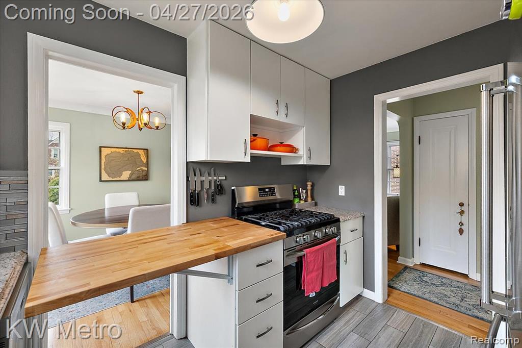 1830 Stanhope Street, Grosse Pointe Woods, MI 48236 — Photo 13