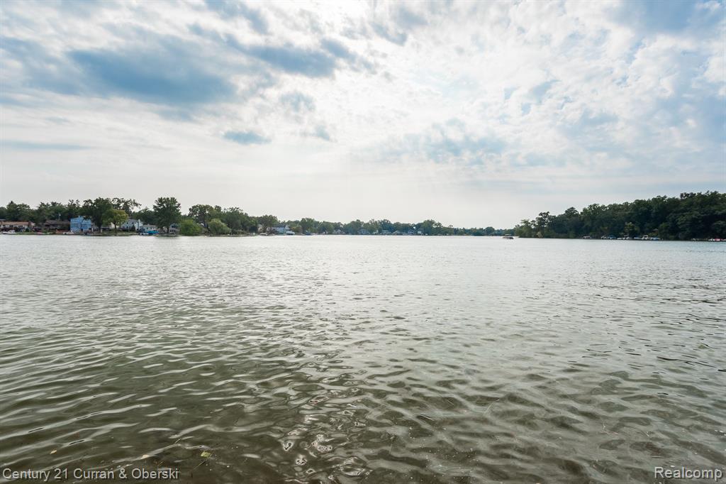 7064 CEDARBANK Drive, West Bloomfield, MI 48324 — Photo 88