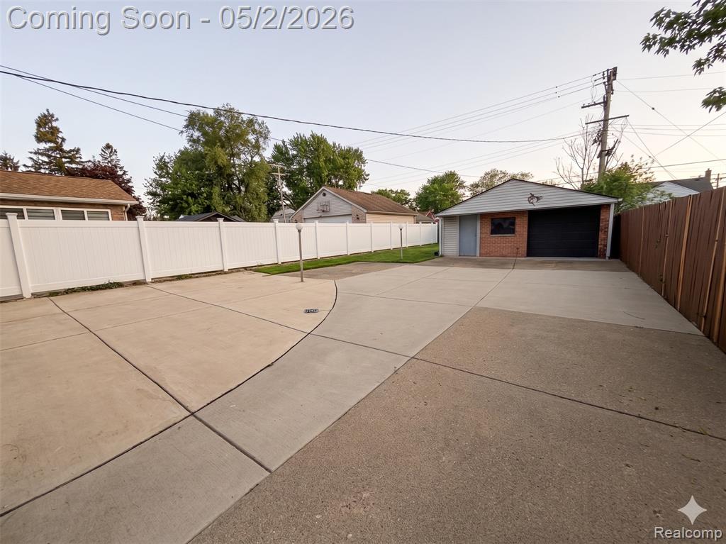 7001 Mayburn Street, Dearborn Heights, MI 48127 — Photo 21