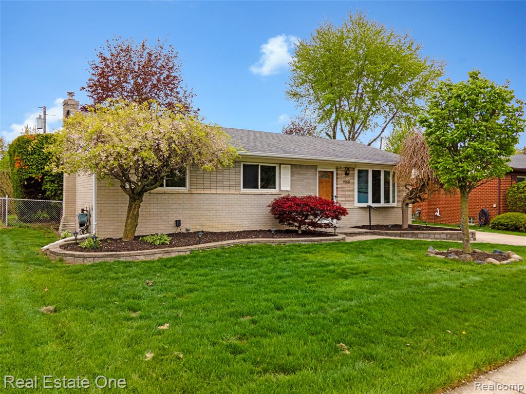1668 Castleton Drive, Troy, MI 48083 — Photo 3