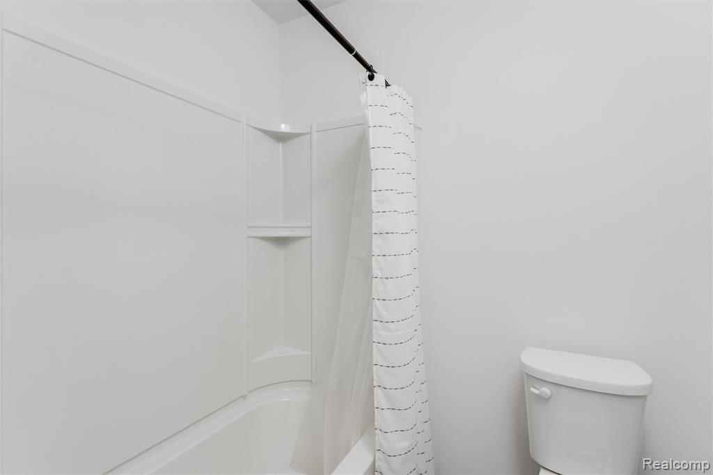 908 S Livernois Road, Rochester Hills, MI 48307 — Photo 35