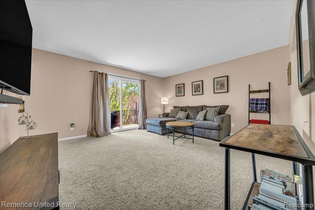 505 W HIGHLAND Road, C13, Howell, MI 48843 — Photo 4