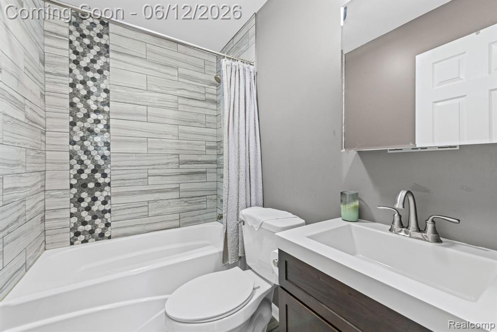 18525 Hinton Street, Riverview, MI 48193 — Photo 15