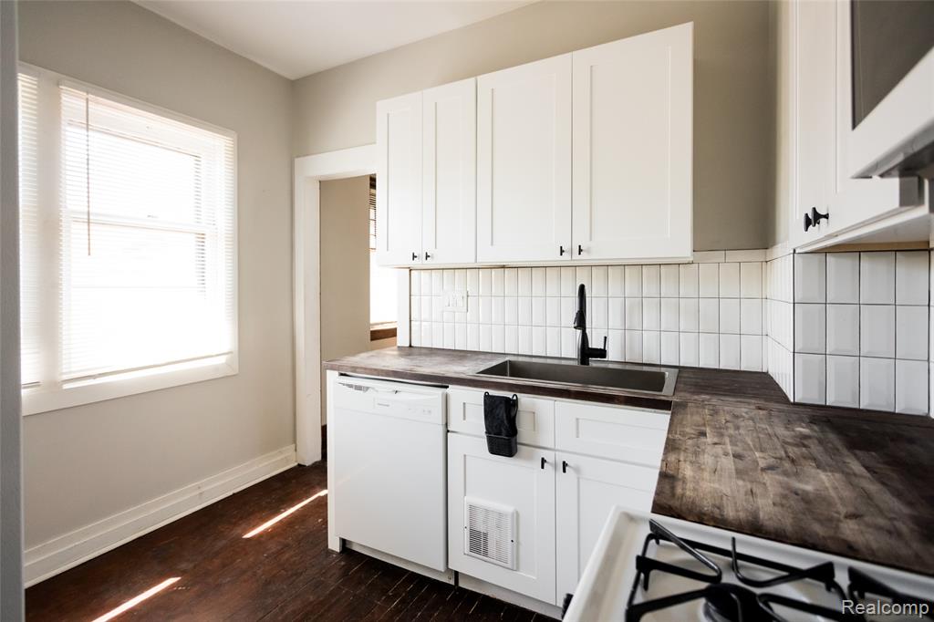 1508 Montclair Street, Detroit, MI 48214 — Photo 8