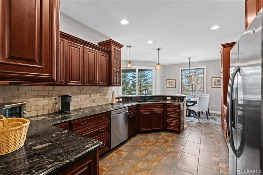 10511 Stoney Point Drive, South Lyon, MI 48178 — Photo 17