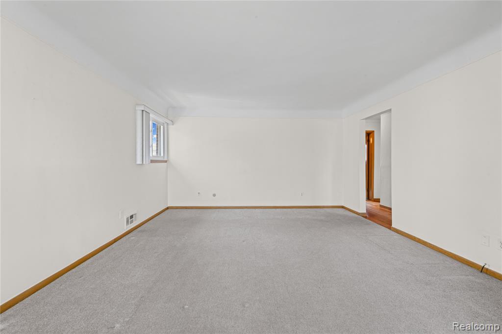 25629 Ridgeway Street, Dearborn Heights, MI 48127 — Photo 6