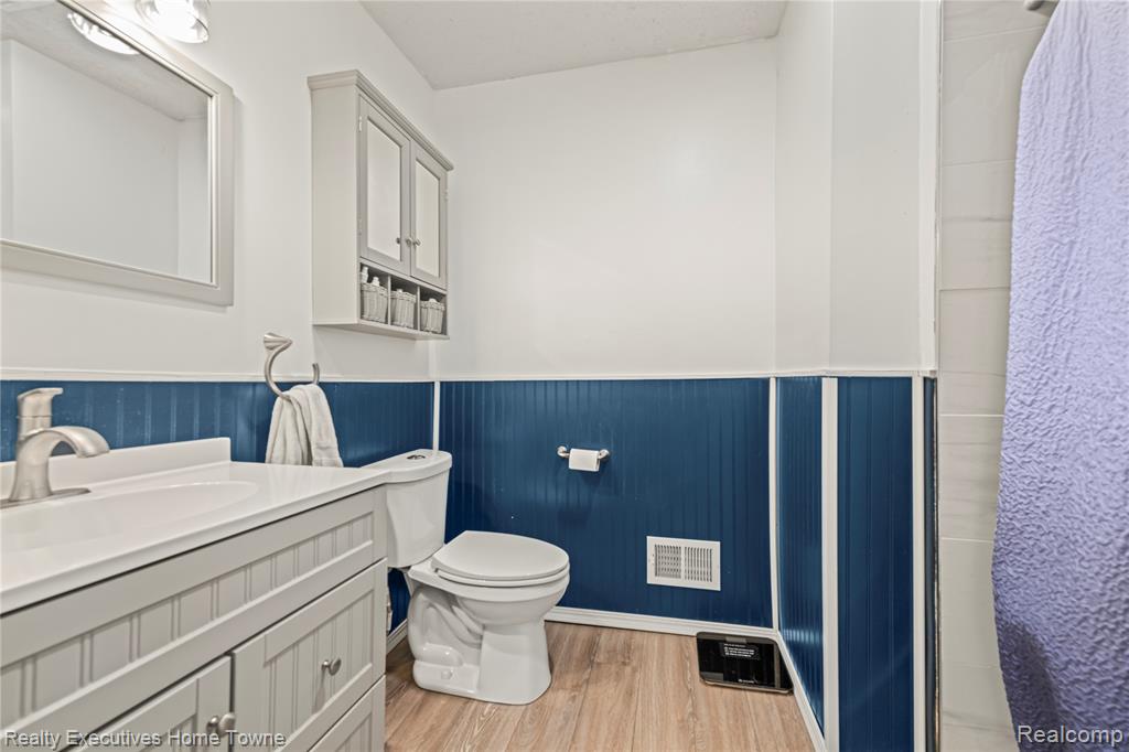 29667 Newport Drive, Warren, MI 48088 — Photo 22