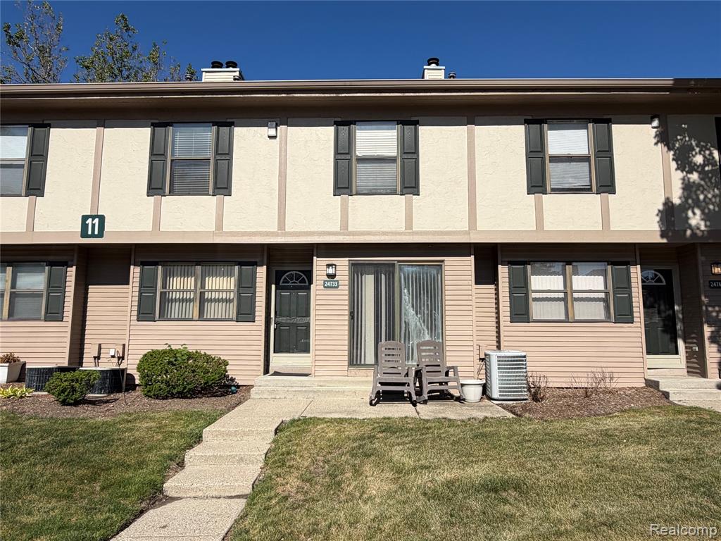 24733 Primrose Lane, Southfield, MI 48033