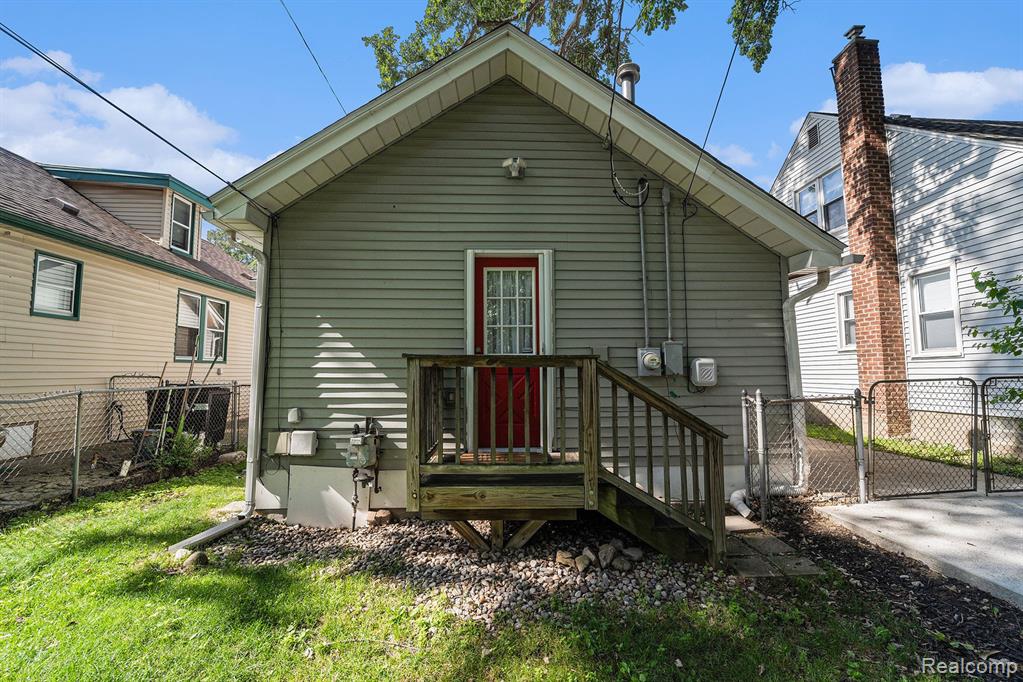 464 E MAPLEHURST Street, Ferndale, MI 48220 — Photo 23