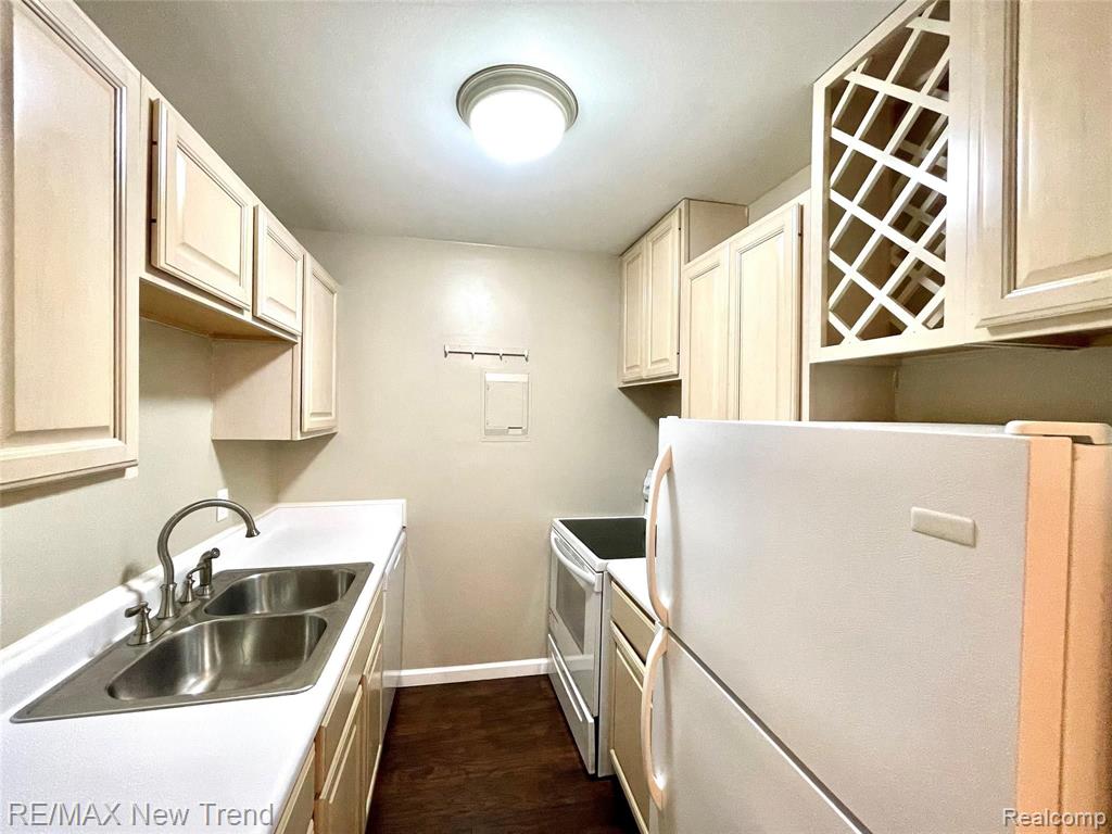 2116 PAULINE BLVD APT 304, Ann Arbor, MI 48103 — Photo 9