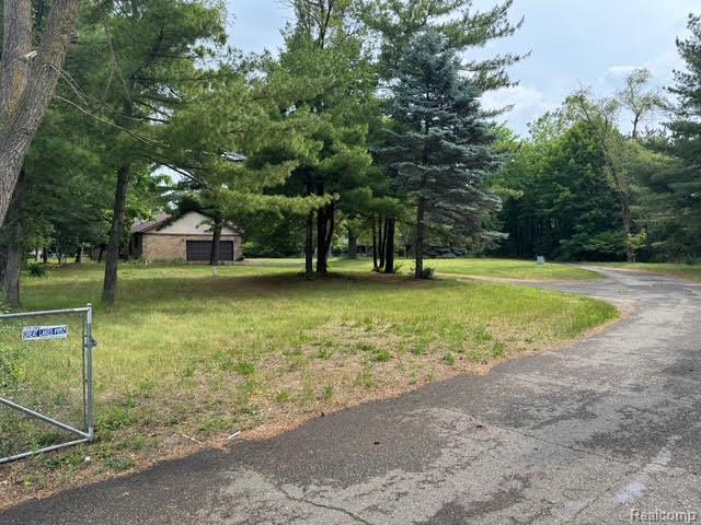 40250 Pinetree Drive, Plymouth, MI 48170 — Photo 43