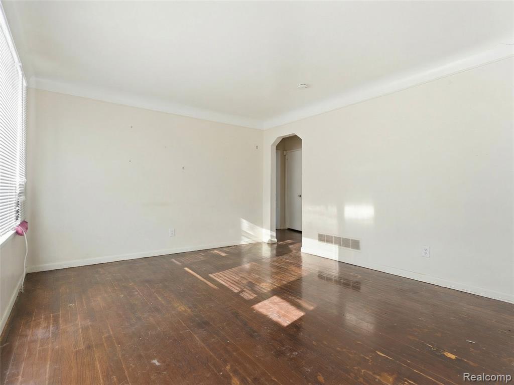 8255 Meadow Avenue, Warren, MI 48089 — Photo 6