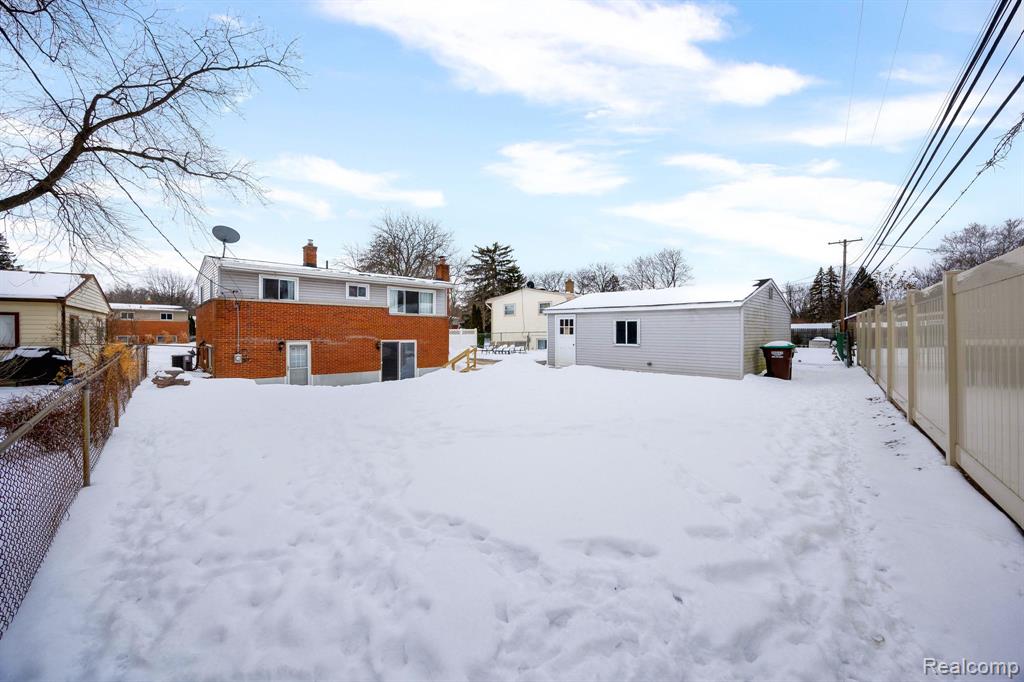 23452 Astrid Lane, Rockwood, MI — Photo 12