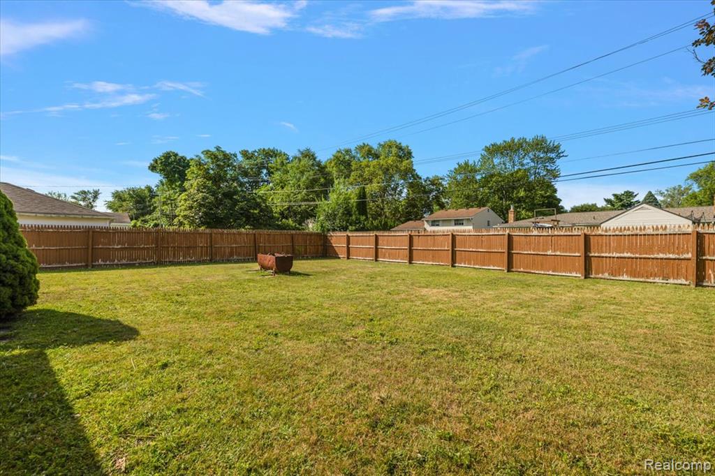 8628 Strom Drive, Sterling Heights, MI 48314 — Photo 48