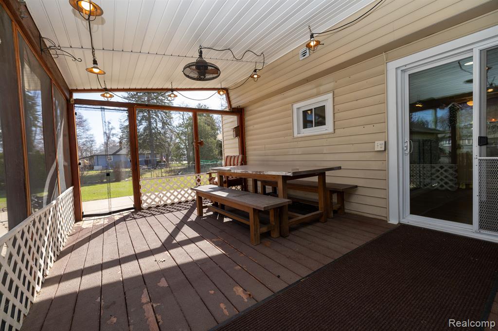9180 COOLEY LAKE Road, White Lake, MI — Photo 10
