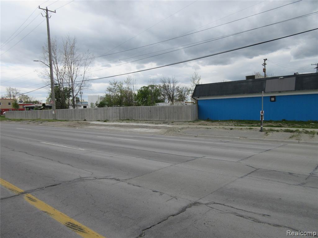 21665 GROESBECK Highway, Warren, MI 48089 — Photo 5