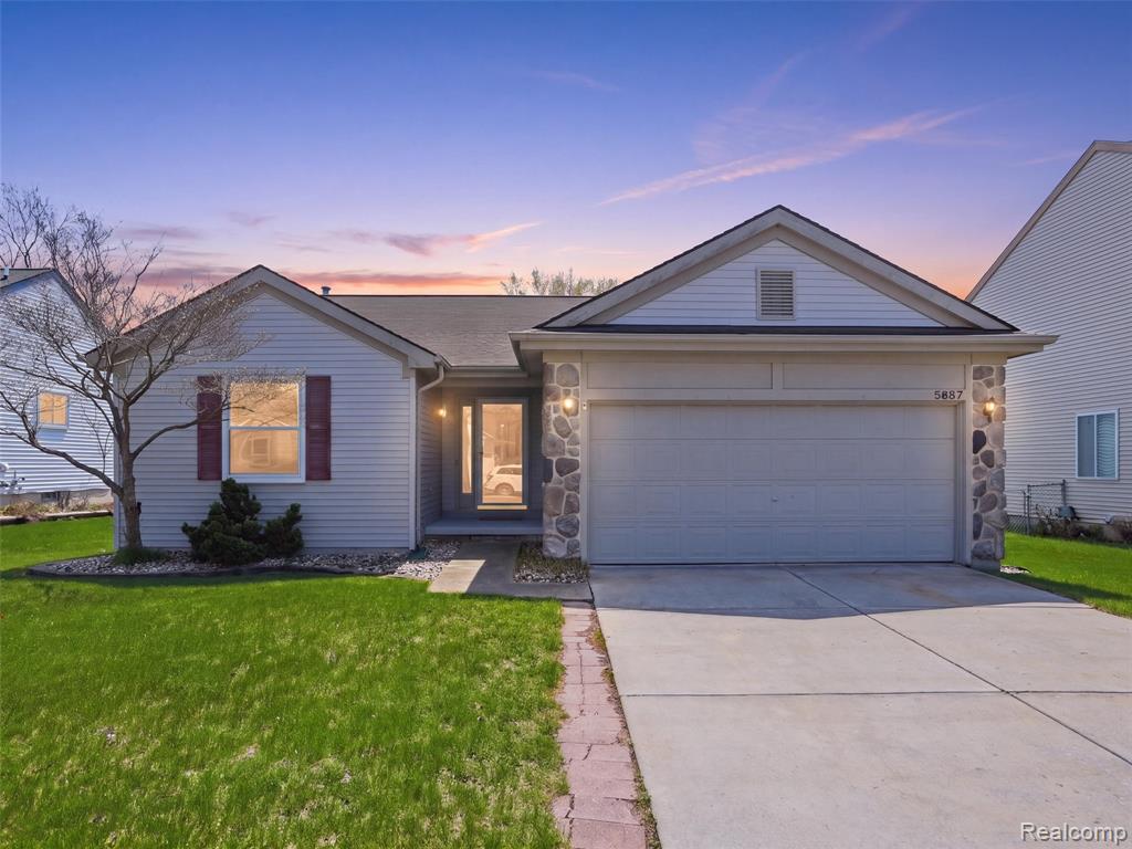 5837 Northridge Circle, Waterford, MI 48327 — front exterior