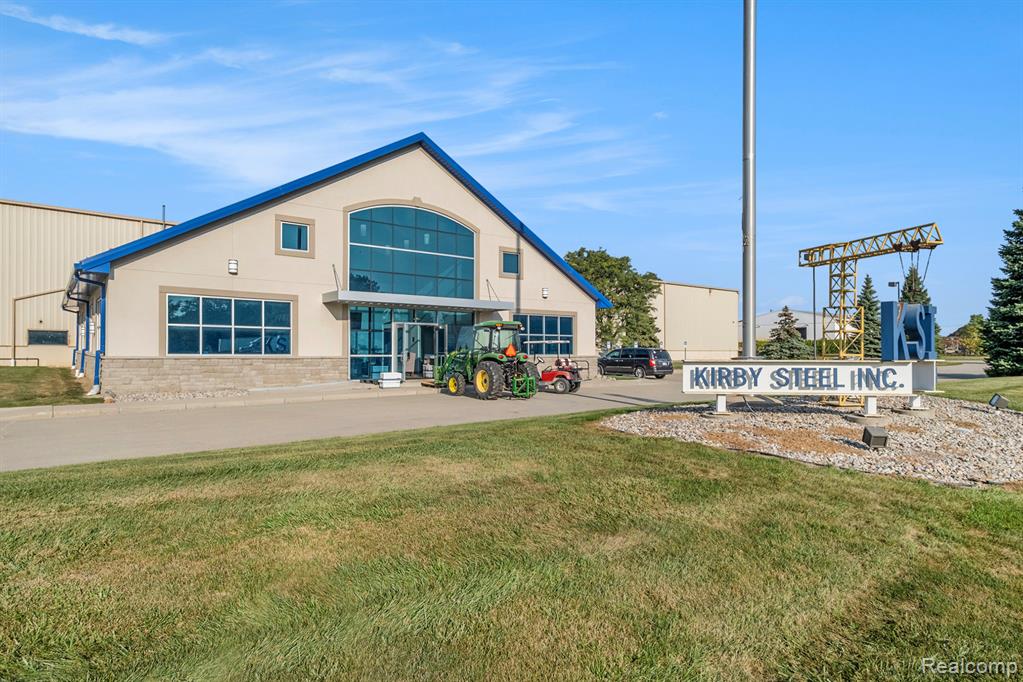 4072 Flint Asphalt Drive, Burton, MI 48529 — Photo 5