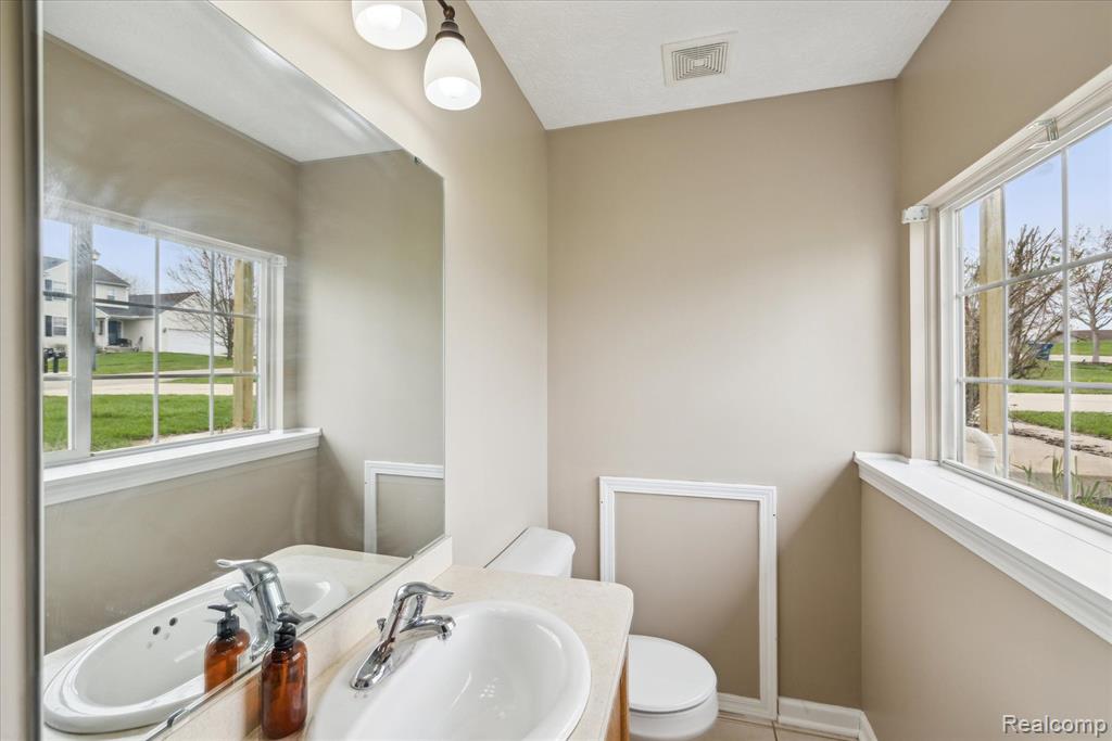 684 HAYSTACK Drive, Linden, MI 48451 — Photo 14