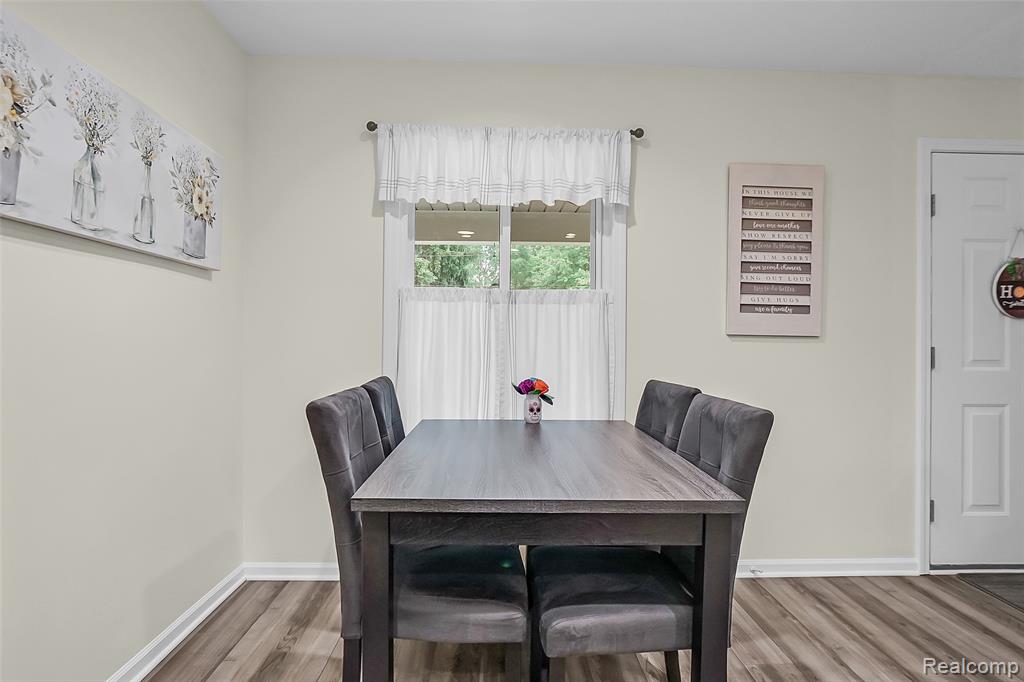 901 Ridge Road, Lake Orion, MI 48362 — Photo 29