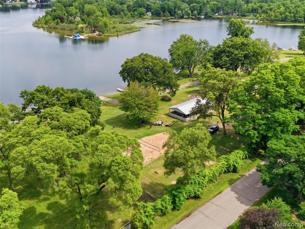 5565 Crescent Road, Waterford, MI 48327 — Photo 51