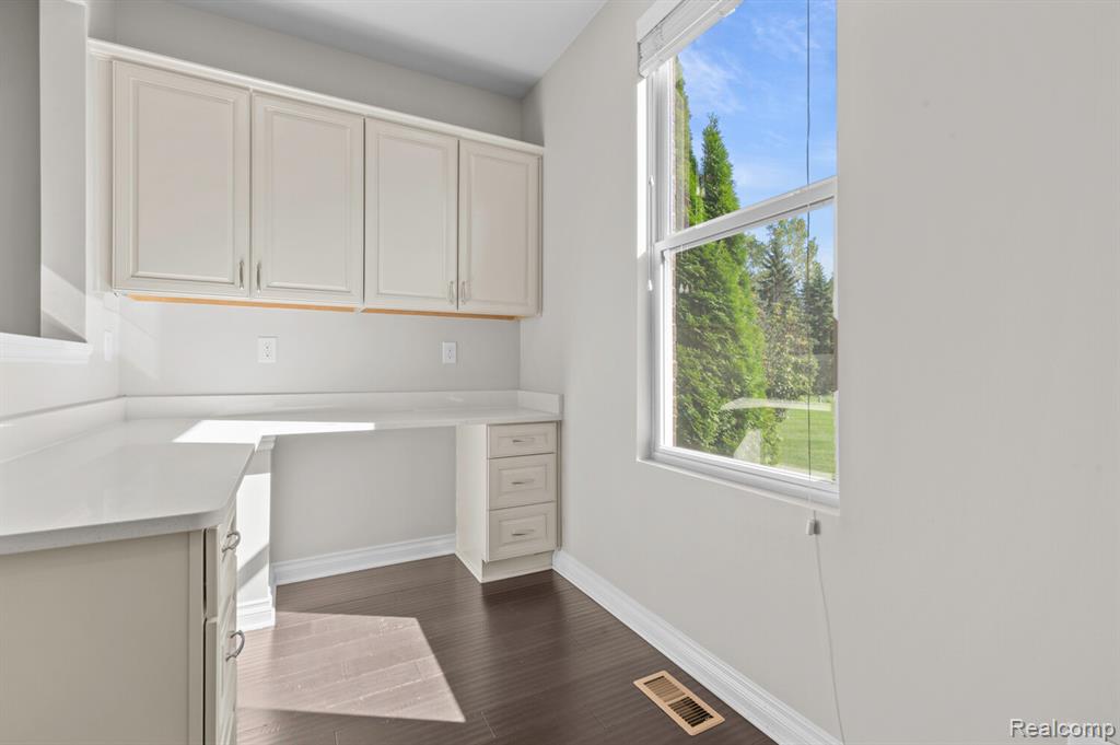 1526 Hickory Ridge Court, Canton, MI 48187 — Photo 10