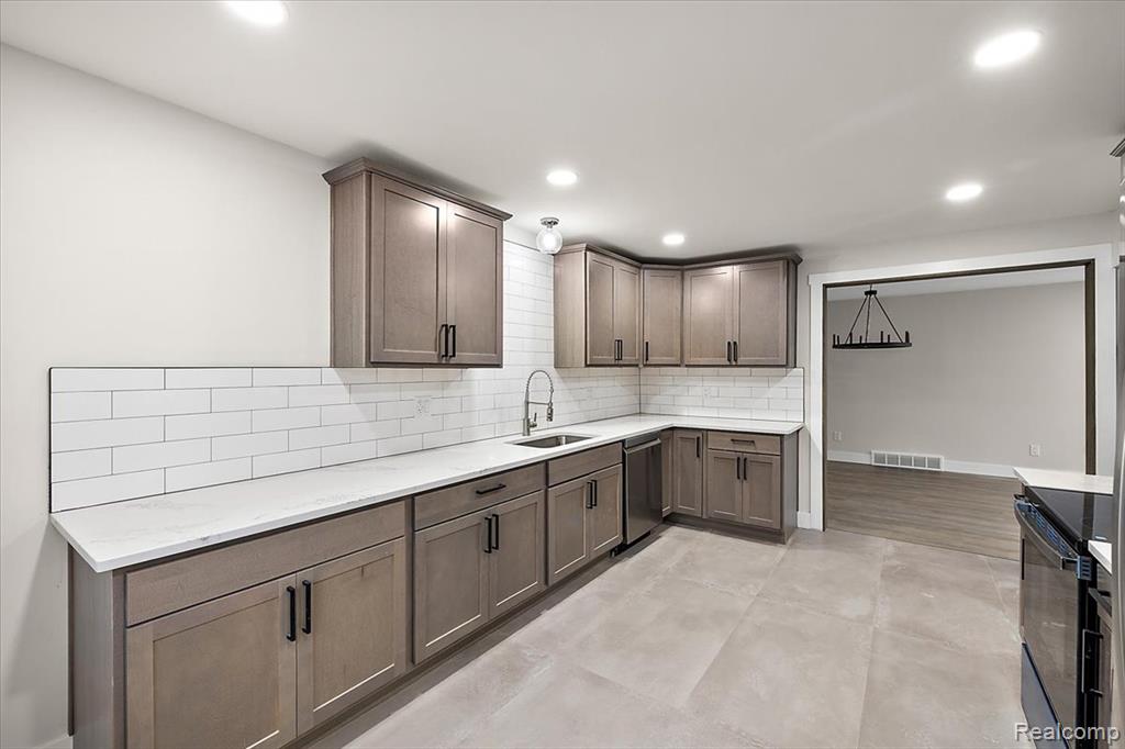 13534 Vassar Avenue, Detroit, MI 48235 — Photo 13