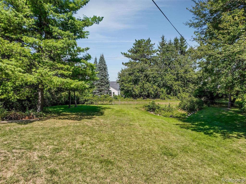 65 1st Street, Oxford, MI 48371 — Photo 22