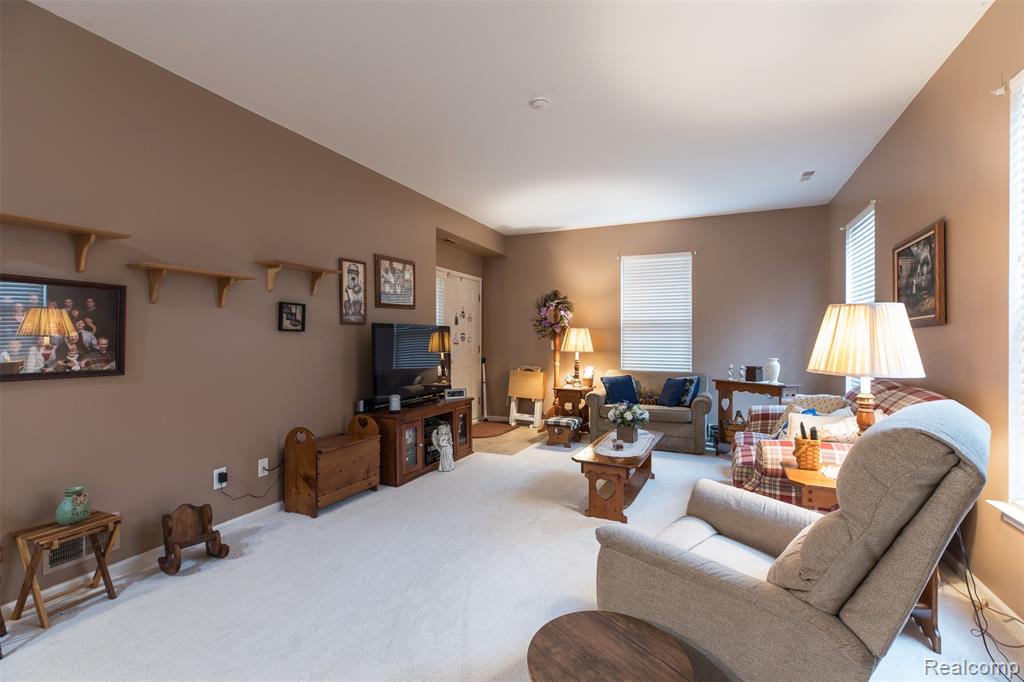 1890 Cedar Valley Drive, 38, Canton, MI 48188 — Photo 8