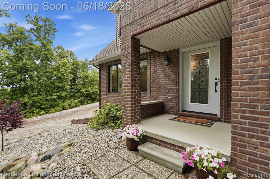 3175 Kensington Road, Milford, MI 48380 — Photo 2