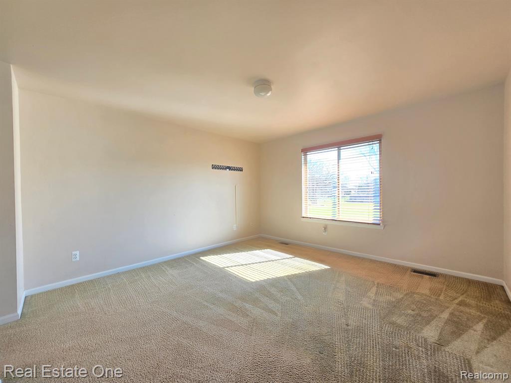 42510 PINEHURST Drive, Clinton Twp, MI 48036 — Photo 19