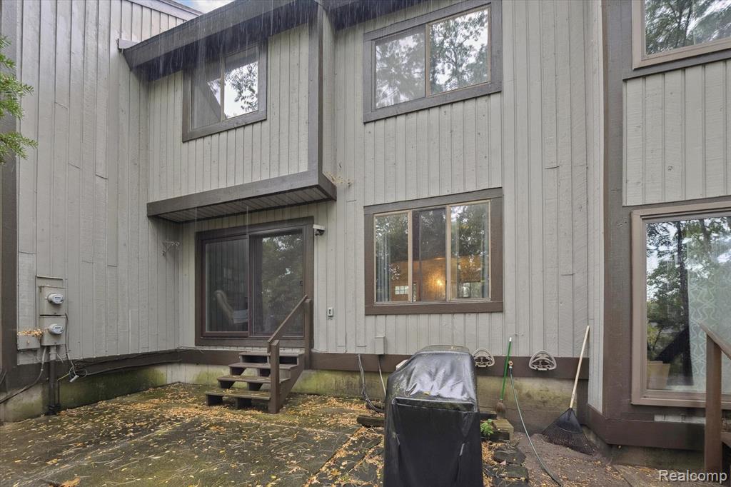 566 Foxboro Square, Brighton, MI 48116 — Photo 26