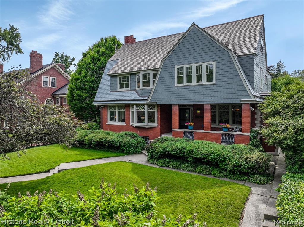 1027 Burns Street, Detroit, MI 48214 — Photo 2