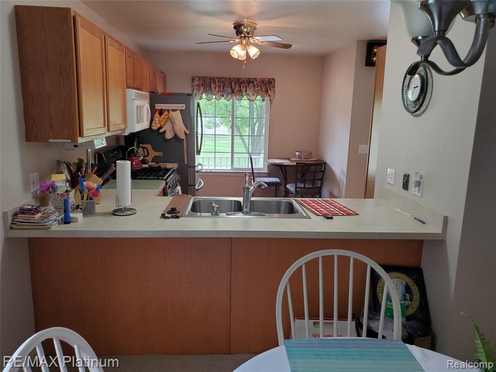 2285 Spartans Trail NW, 17, Pinckney, MI 48169 — Photo 10