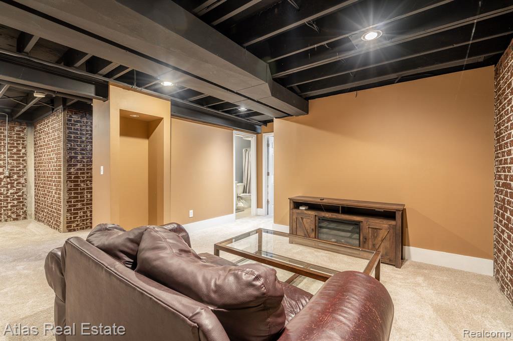 4400 Pebble Creek Boulevard, Burton, MI 48439 — Photo 38