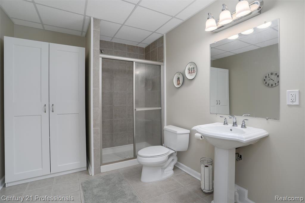 5540 River Park Drive, Waterford, MI 48327 — Photo 26