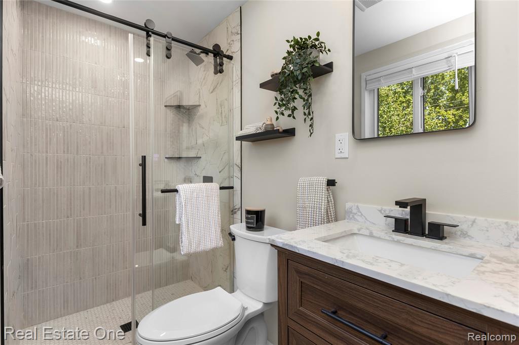 5011 Thorncroft Avenue, Royal Oak, MI 48073 — Photo 42