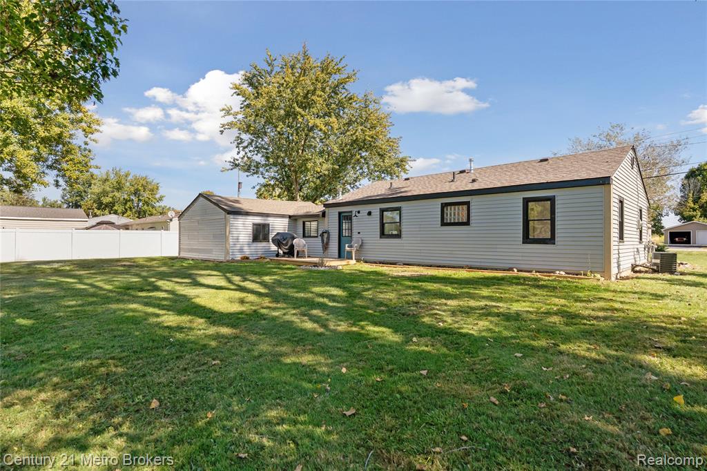 4379 Tillie Drive, Flint, MI 48504 — Photo 28